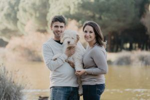 Fotografia lifestyle de pareja y mascota