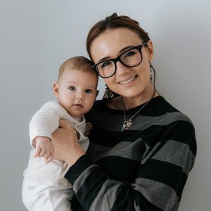 Reportaje de bebé lifestyle a domicilio en tomares, Sevilla